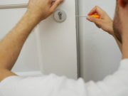 Serrure électronique : pour un dépannage à Montmorency, est-ce nécessaire de faire intervenir un serrurier ?