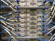 Pourquoi choisir un serveur bare metal au lieu d’un serveur virtuel dédié ?