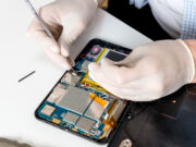 Tablette en panne : pensez à la réparation avant d’en changer !