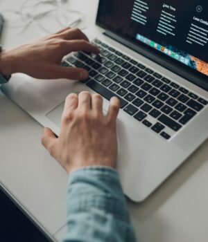 Pourquoi se tourner vers la location de matériel informatique ? matériel informatique