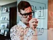 Comment travailler dans l’intelligence artificielle en 2025 ? Comment travailler dans l’intelligence artificielle en 2025 ?