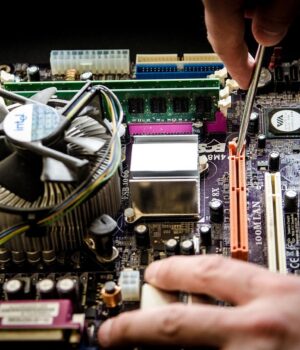 PC DOCTOR – Votre expert en réparation et services informatiques à Peymeinade