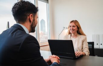 Détecter les biais dans le feedback 360 grâce à la technologie Détecter biais