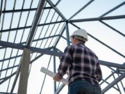 Buildtech : des profils U en acier inoxydable pour l’habillage des angles acier en U