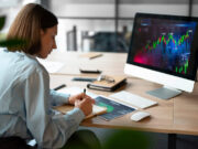 Analyse Comparative : XM Forex Broker vs. AvaTrade, choix de meilleur courtier analyse comparative