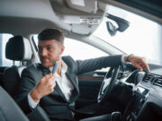 Comment comparer les auto-écoles en ligne selon les avis des internautes ? auto ecole