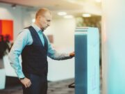 Les bornes interactives de Iagona, le spécialiste de la conception de solutions digitales innovantes bornes interactives de Iagona