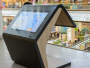 Les bornes tactiles interactives au service de votre entreprise pour une interaction sans précédent bornes tactiles service