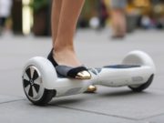 L’hoverboard, le nouveau mode de déplacement qui séduit les citadins hoverboard blanc