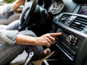 Conseils de climatisation pour les longs trajets en voiture électrique en été climatisation voiture