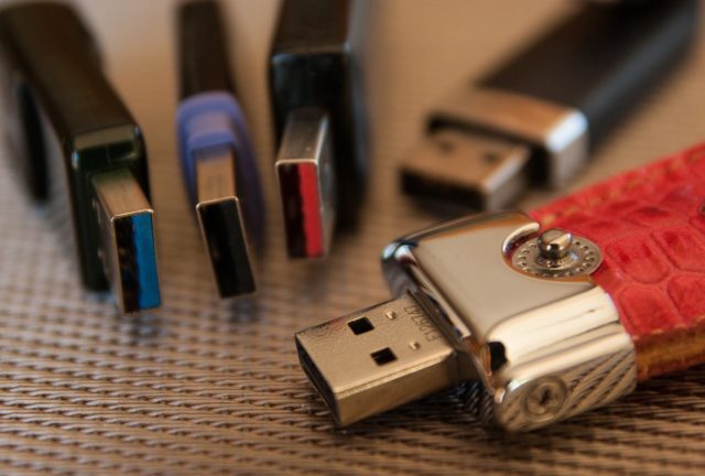 clé usb objets cadeaux publicitaires