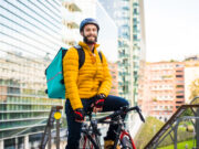 Comment devenir livreur Uber Eats ? Les étapes à suivre en ligne ! devenir livreur