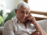 Seniors : difficultés avec le téléphone mobile