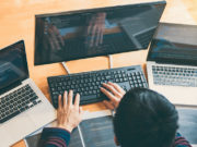 Pourquoi faire le choix du développement sur-mesure pour un site web ? développement sur mesure