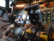 Les simulateurs de vol : Plongée dans la haute technologie de l’aviation virtuelle