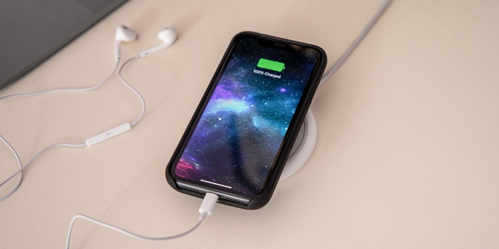 iPhone XS Max qui charge