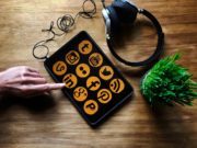 Le top 5 des outils des influenceurs du web pour gérer leurs réseaux sociaux influenceur web