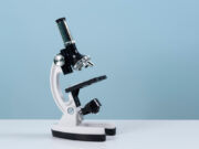 L’histoire fascinante de la microscopie optique microscopie optique