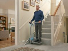 Le monte escalier debout, une réponse pour les escaliers exigus monte escalier debout