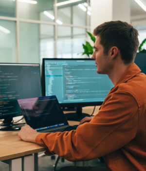 Réussir l’onboarding informatique des nouveaux salariés à distance : méthode et bonnes pratiques onboarding informatique