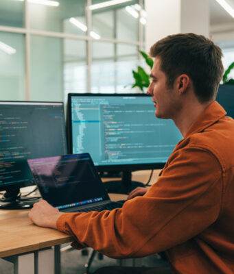Réussir l’onboarding informatique des nouveaux salariés à distance : méthode et bonnes pratiques onboarding informatique