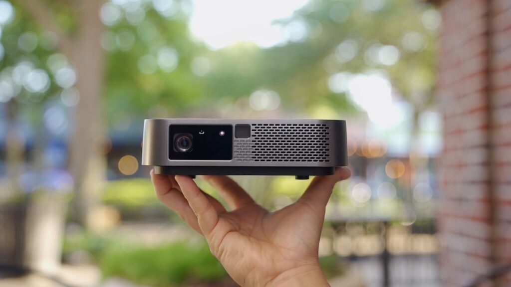 What is the difference between a DLP pico projector and an LCD pico