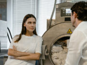 Quelles innovations technologiques transforment les pressings à Paris ? pressings à paris