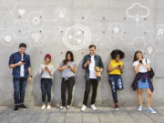 Pourquoi il faut surveiller l’utilisation des réseaux sociaux sur le mobile d’une ado utilisation réseaux sociaux