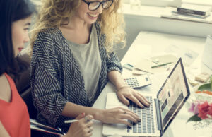 Tous les coups sont bons : le site Shein, bouc émissaire d’une rivalité économique mondiale site Shein