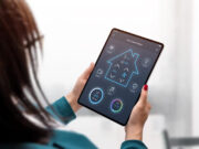 Maisons intelligentes simplifiées : explorer les solutions IoT pour une expérience de vie connectée solutions IoT