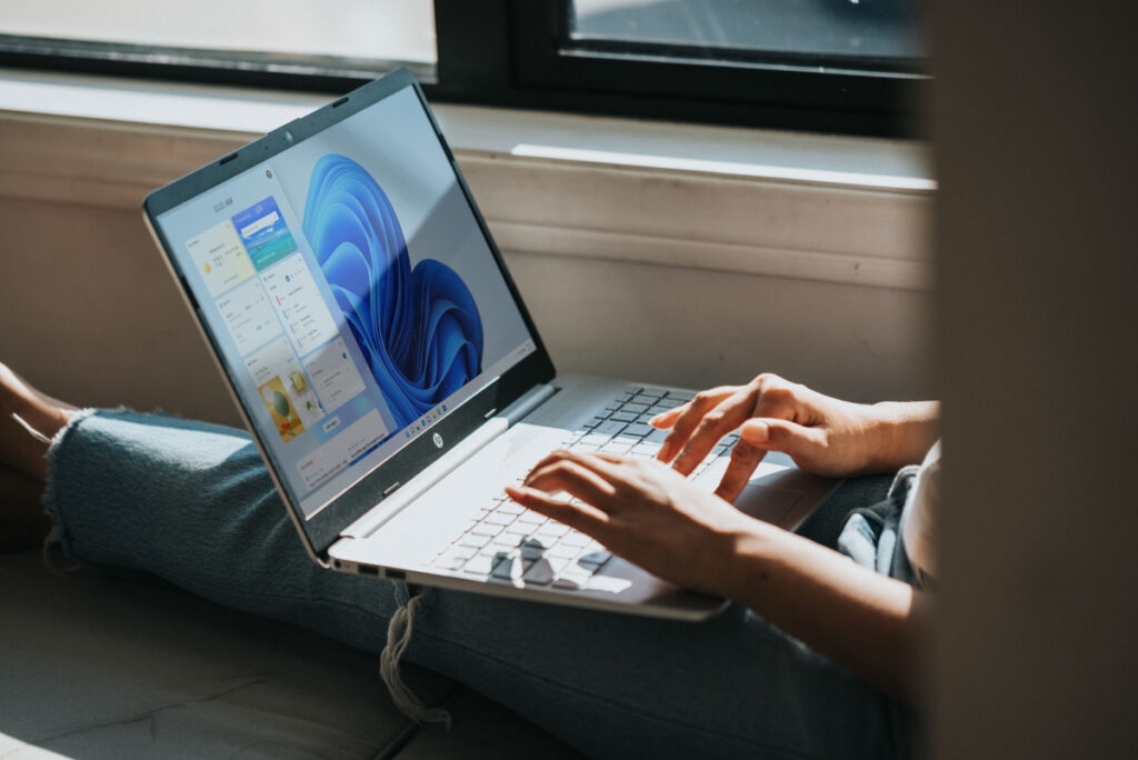 Qui a développé le système d'exploitation Windows