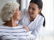 La téléassistance contre la solitude des seniors