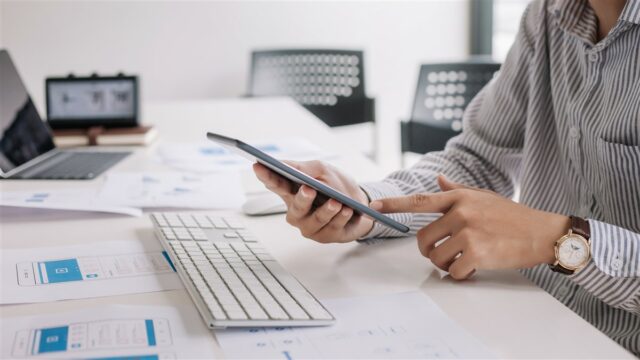 un logiciel IA d'aide aux commerciaux