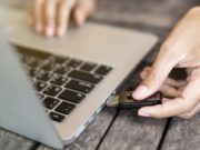 Clé USB personnalisée : à qui et quand l’offrir ?